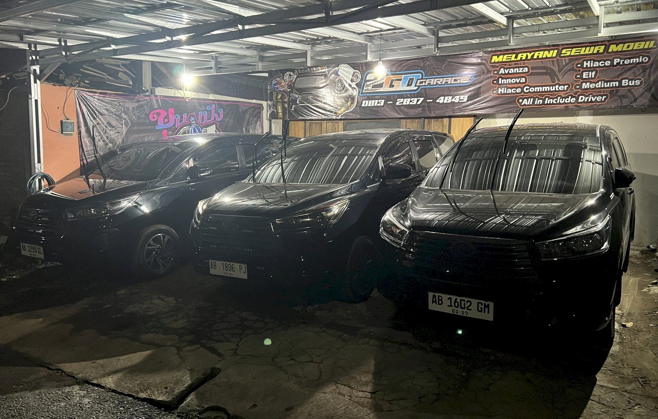 Private Car Hire in Yogyakarta | Chauffeured Cars & Hiace for Groups — JogjaSewaMobil.id